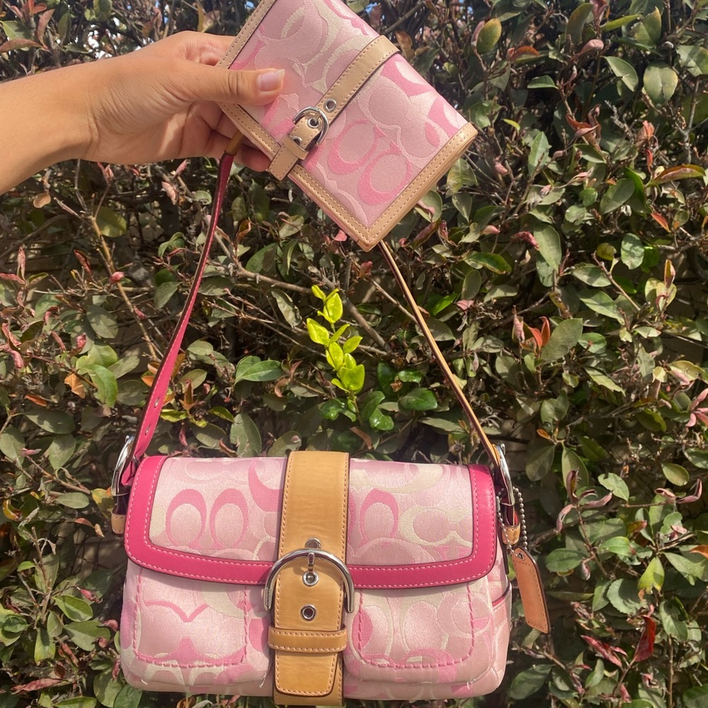 pink vintage coach hand shoulder bag with wallet set.